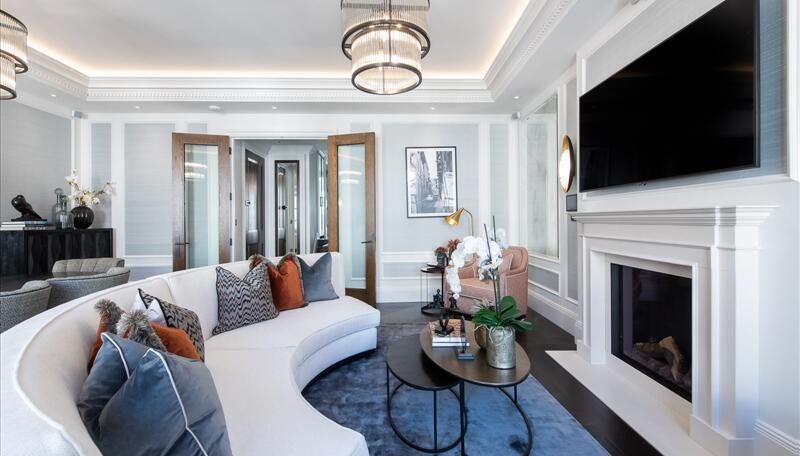 2 bed property in Prince Of Wales Terrace, London
